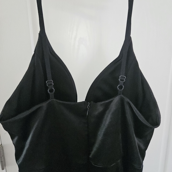 Drop dead Gorgeous Evening Dress - Picture 6 of 6